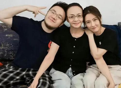 娱乐八卦事件爆料吃瓜,明星隐私大曝光,吃瓜群众狂欢时刻! 第2张 娱乐八卦事件爆料吃瓜,明星隐私大曝光,吃瓜群众狂欢时刻! 第2张